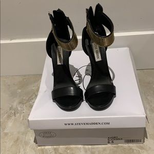 Avory black/gold leopard ankle heel